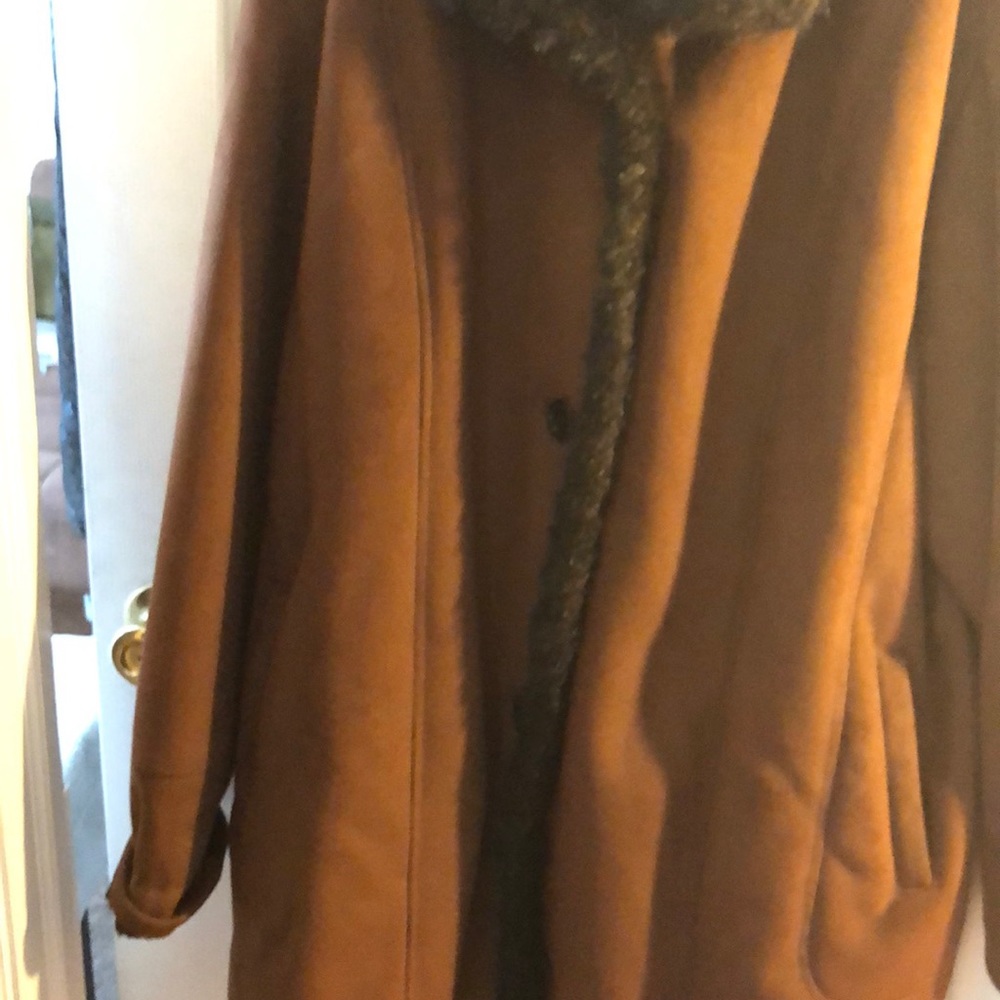 Coat - Picture 4 of 7